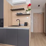 Modern With Air Conditioning In Downtown By Renters *