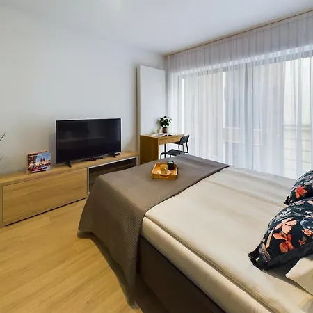 Modern With Air Conditioning In Downtown By Renters * Краков