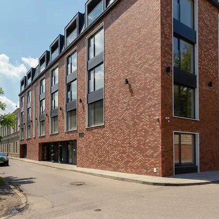 Modern With Air Conditioning In Downtown By Renters *