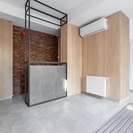 Modern With Air Conditioning In Downtown By Renters